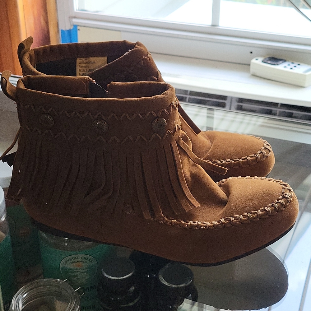 Montana moccasin half boots size 3